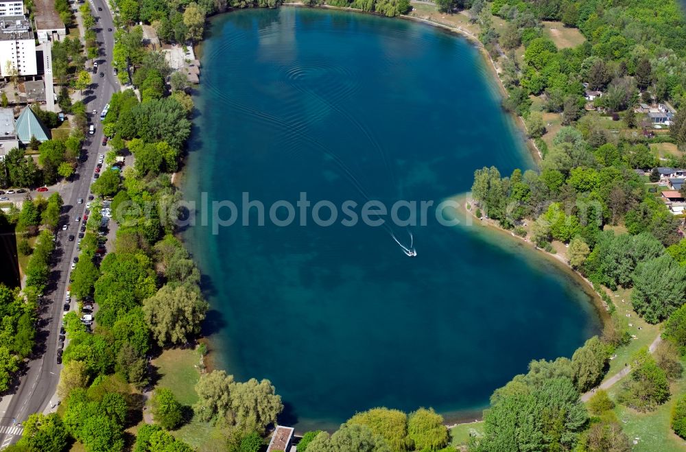 Aerial photograph München - Riparian areas on the lake area of Lerchenauer See in the district Feldmoching-Hasenbergl in Munich in the state Bavaria, Germany