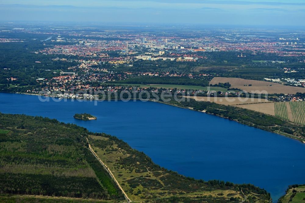 Aerial image Markkleeberg - Riparian areas on the lake area of Markkleeberger See in Markkleeberg in the state Saxony, Germany