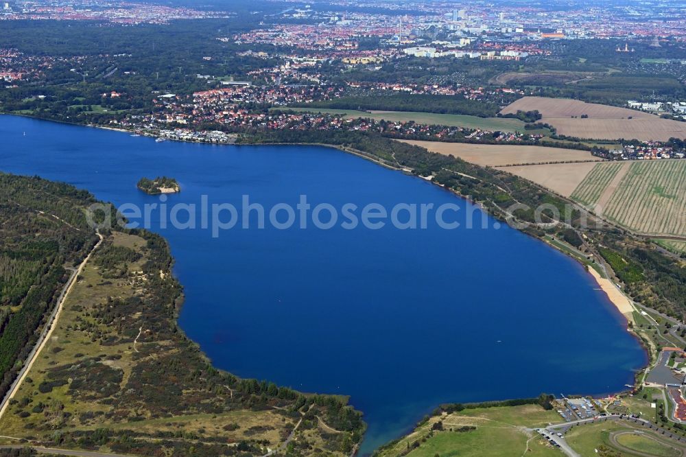 Aerial photograph Markkleeberg - Riparian areas on the lake area of Markkleeberger See in Markkleeberg in the state Saxony, Germany