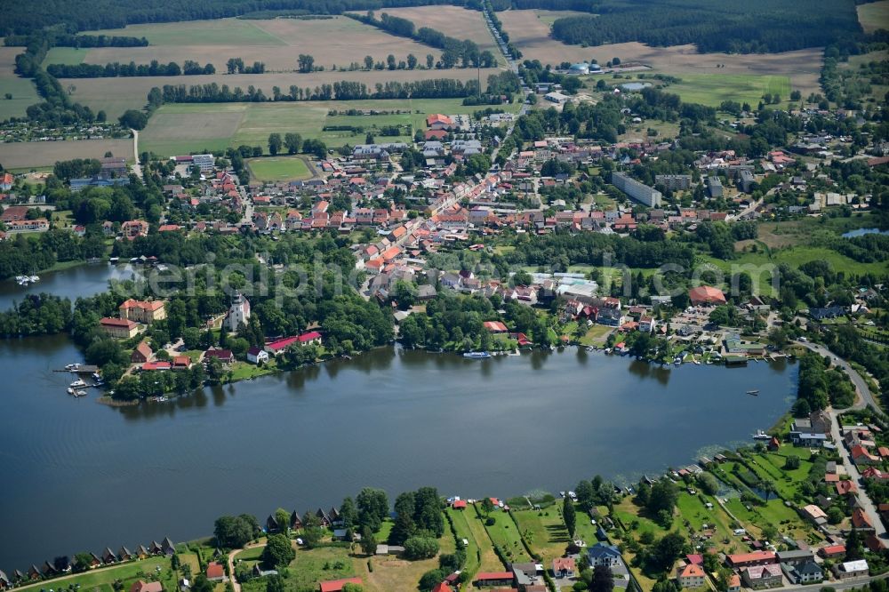 Mirow from above - Riparian areas on the lake area of Mirower See in Mirow in the state Mecklenburg - Western Pomerania, Germany