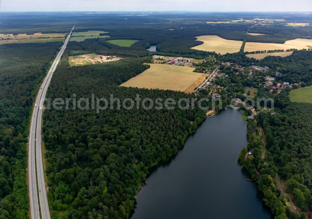 Aerial image Wandlitz - Riparian areas on the lake area of Obersee in a forest area in Lanke in Wandlitz in the state Brandenburg, Germany