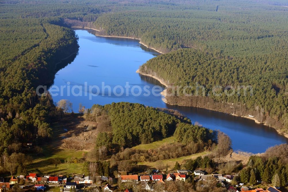 Aerial image Stechlin - Riparian areas on the lake area of Roofensee in Stechlin in the state Brandenburg, Germany