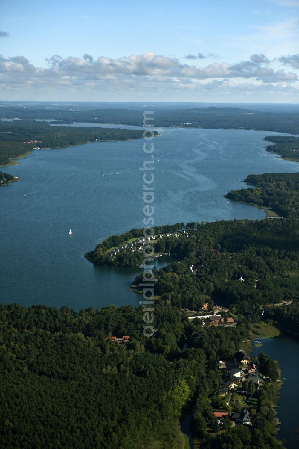 Aerial photograph Wendisch Rietz - Riparian areas on the lake area of Scharmuetzelsee in Wendisch Rietz in the state Brandenburg