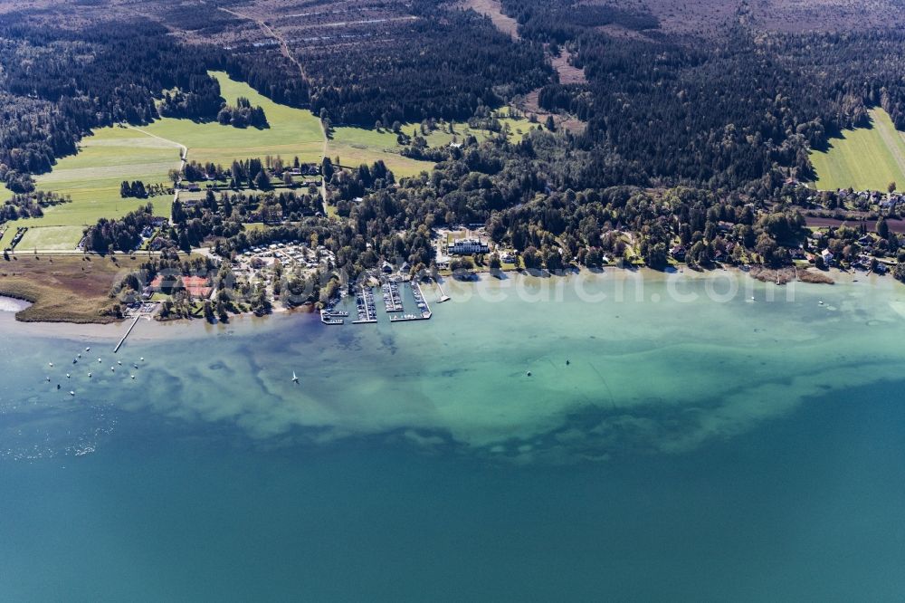 Aerial image Seeshaupt - Riparian areas on the lake area of in Seeshaupt in the state Bavaria, Germany