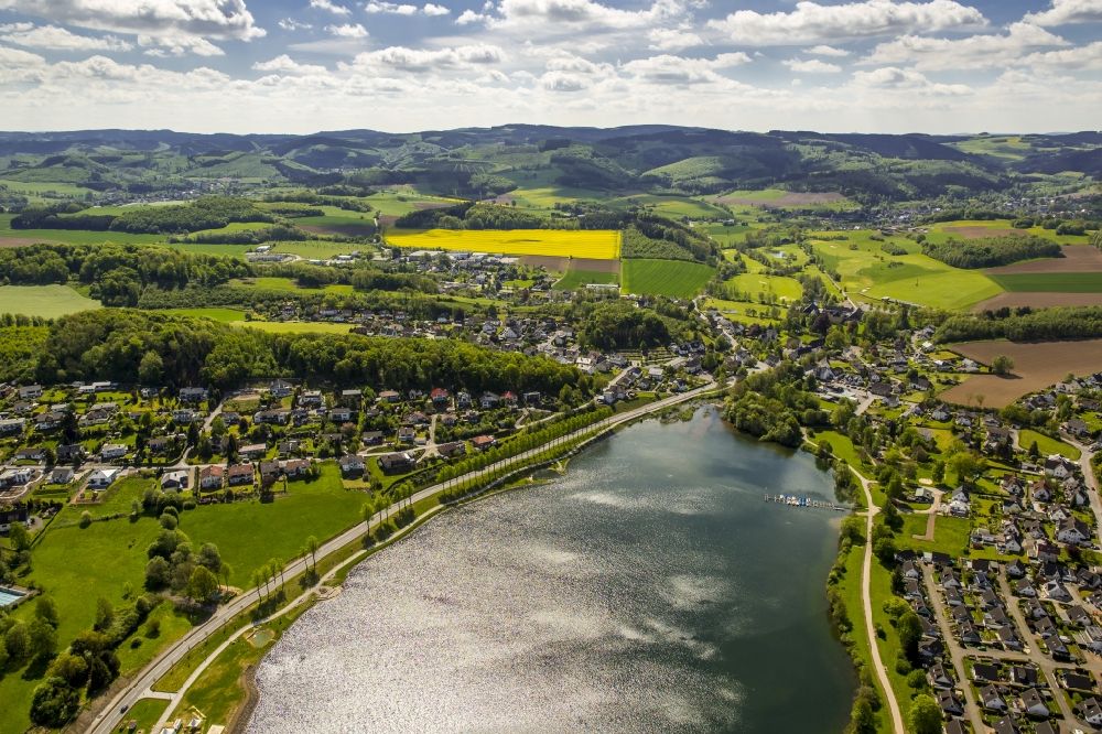 Aerial image Sundern (Sauerland) - Riparian areas on the lake area of Sorpesee in Sundern (Sauerland) in the state North Rhine-Westphalia