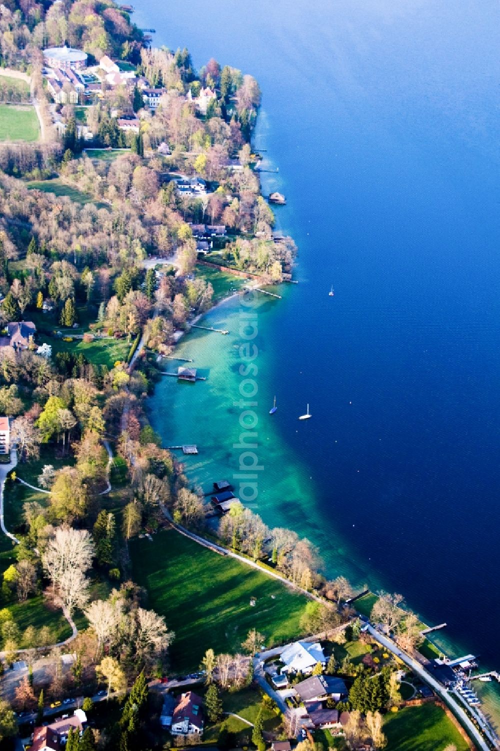 Aerial image Tutzing - Riparian areas on the lake area of Starnberger See in Tutzing in the state Bavaria