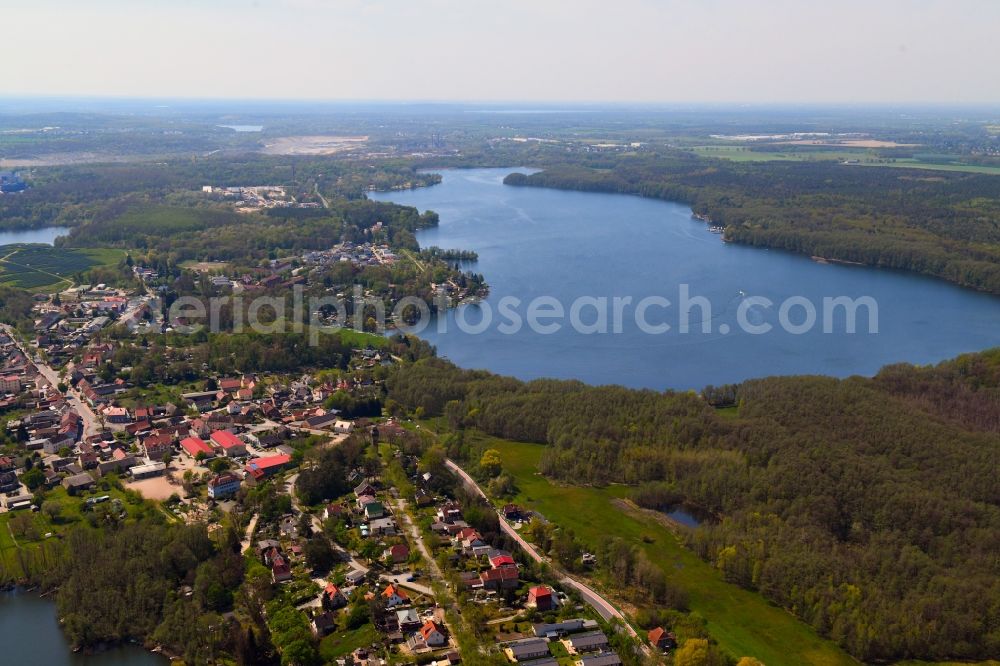 Aerial image Hennickendorf - Riparian areas on the lake area of Stienitzsee in Hennickendorf in the state Brandenburg, Germany