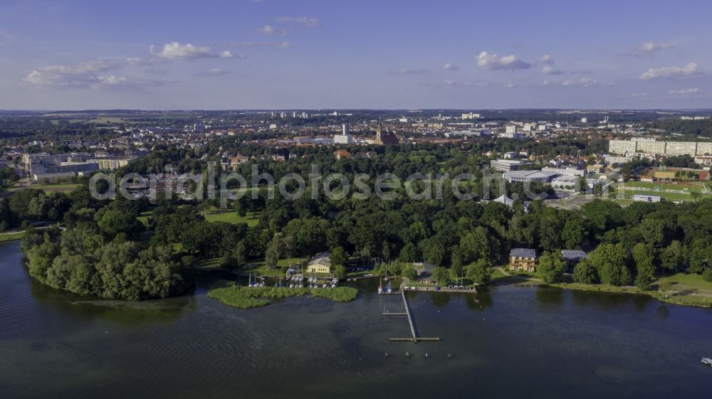 Aerial image Neubrandenburg - Riparian areas on the lake area of Tollensesee in Neubrandenburg in the state Mecklenburg - Western Pomerania, Germany