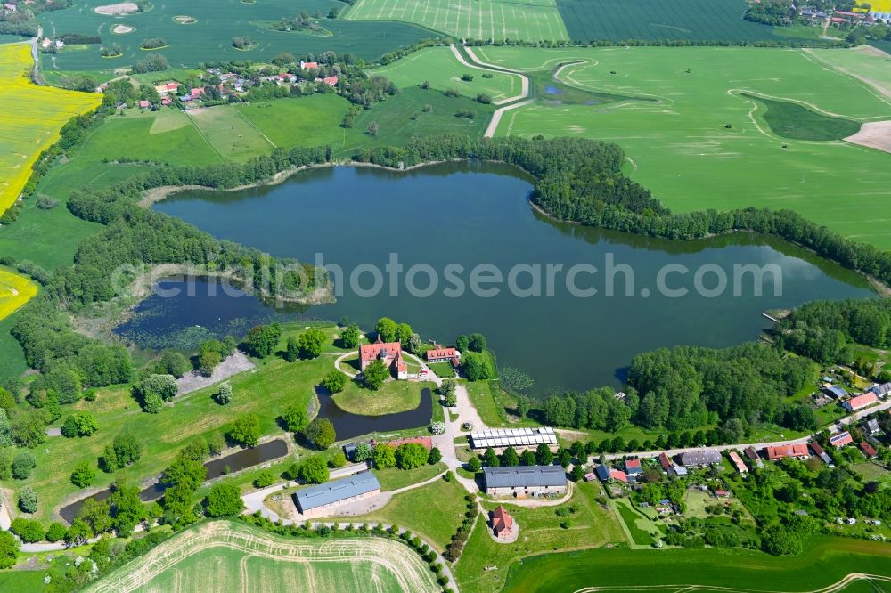 Ulrichshusen from above - Riparian areas on the lake area of Ulrichshuser See in Ulrichshusen in the state Mecklenburg - Western Pomerania, Germany