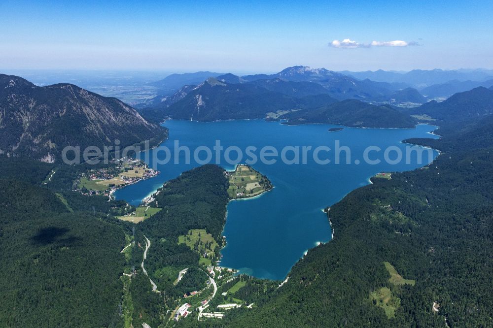 Aerial photograph Kochel am See - Riparian areas on the lake area of Walchensee in Kochel am See in the state Bavaria, Germany