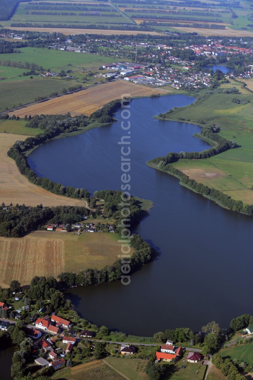Liebenwalde from the bird's eye view: Riparian areas on the lake area of Wutzsee in Liebenwalde in the state Brandenburg