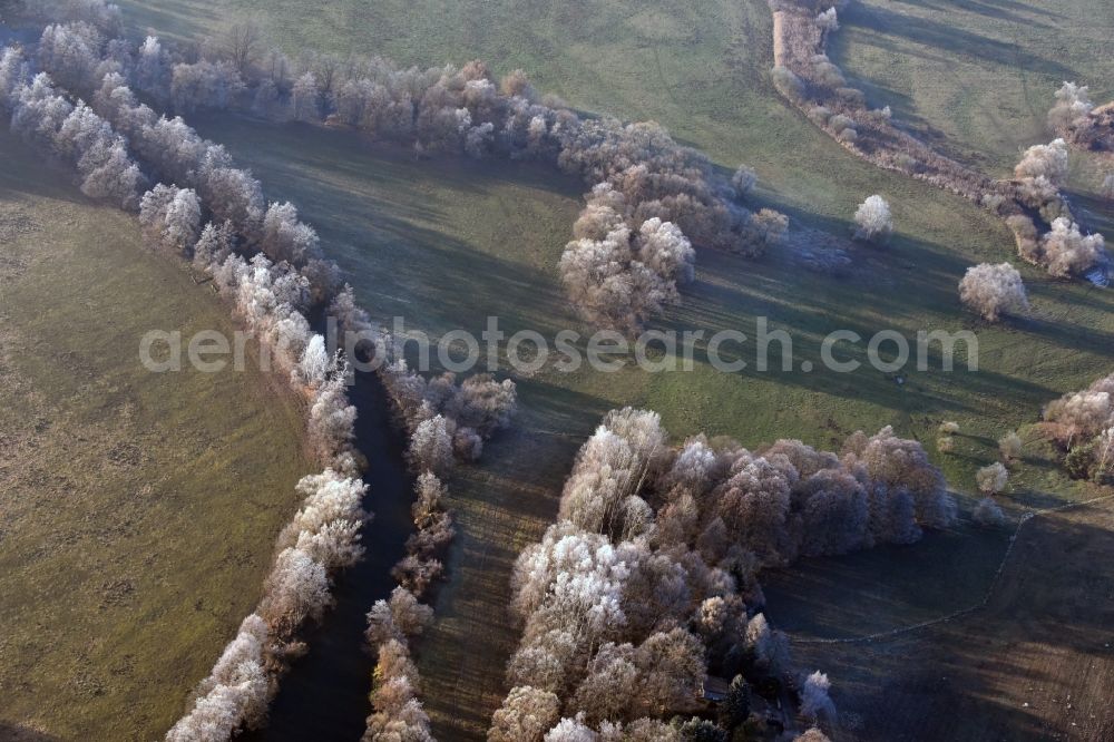 Aerial image Neu Zittau - Curved loop of the riparian zones on the course of the river the Spree with winter rime in the tree tops in Neu Zittau in the state Brandenburg