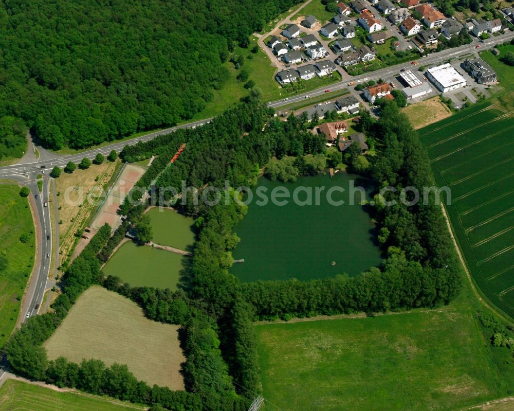 Linter from above - Shore areas of the ponds for fish farming Angel-Sport and Freizeitpark in Linter in the state Hesse, Germany