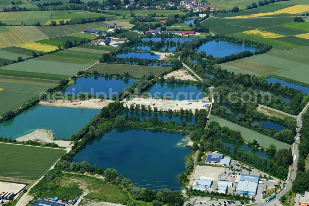 Aerial photograph Feldgeding - Shore areas of the ponds for fish farming in Feldgeding in the state Bavaria, Germany