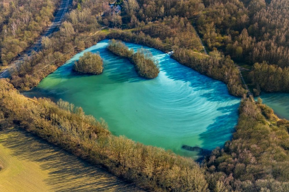 Bochum from the bird's eye view: Shore areas of the ponds for fish farming Harpener Teiche in the district Werne in Bochum in the state North Rhine-Westphalia, Germany