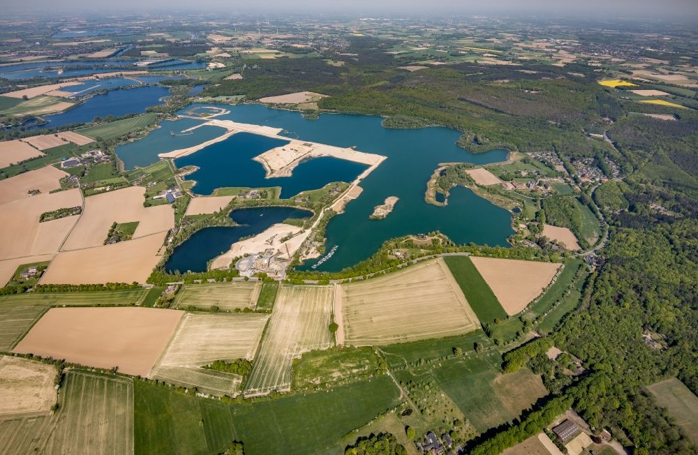 Aerial image Vahnum - Shore areas of the ponds for fish farming in Vahnum in the state North Rhine-Westphalia, Germany