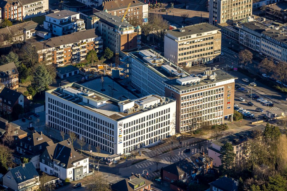 Aerial photograph Bottrop - Construction site for the conversion and modernization of an office and commercial building of the RAG building to the Bauknecht Quartier on Hans-Boeckler-Strasse in the district of Stadtmitte in Bottrop in the Ruhr area in the state of North Rhine-Westphalia, Germany