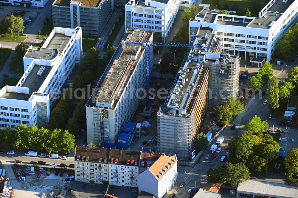 Aerial photograph München - Construction site for reconstruction and modernization and renovation of an office and commercial building M-YARD on Gmunder Strasse - Hofmannstrasse in the district Obersendling in Munich in the state Bavaria, Germany