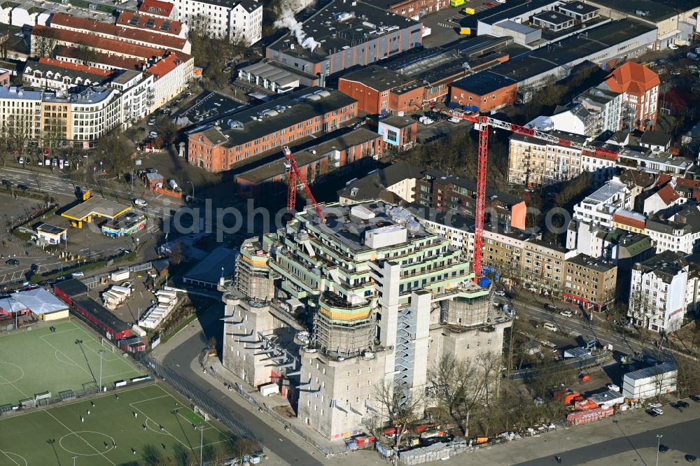 Aerial photograph Hamburg - Construction site on Bunker building complex Medienbunker also called Hamburger Flaktuerme or Energiebunker Wilhelmsburg on Feldstrasse in the district Sankt Pauli in Hamburg, Germany