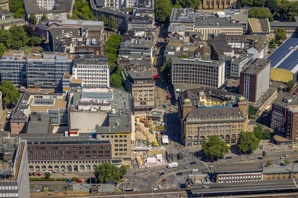 Aerial photograph Essen - Conversion of the former department store building to the Koenigshof on Willy-Brandt-Platz in the Stadtkern district of Essen in the Ruhr area in the state of North Rhine-Westphalia, Germany