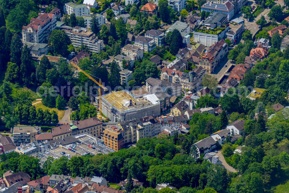 Aerial photograph Baden-Baden - Reconstruction and revitalization on the extension construction site of the hotel complex Radisson Blu Badischer Hof Hotel on street Lange Strasse in Baden-Baden in the state Baden-Wuerttemberg, Germany