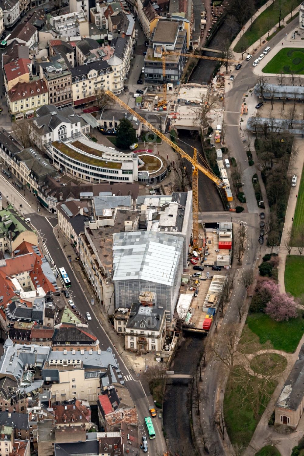 Aerial image Baden-Baden - Reconstruction and revitalization on the extension construction site of the hotel complex Steigenberger Hotel Europaeischer Hof on street Kaiserallee in Baden-Baden in the state Baden-Wuerttemberg, Germany