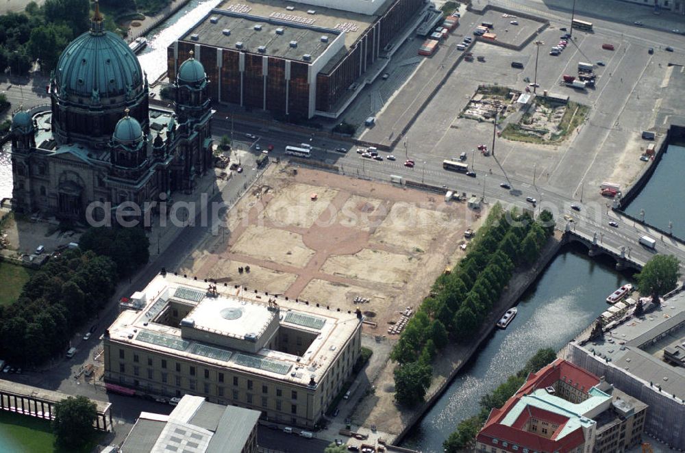 Berlin from the bird's eye view: The reconstruction of the pleasure garden of the Museum Island, a park-like green space in the Mitte district