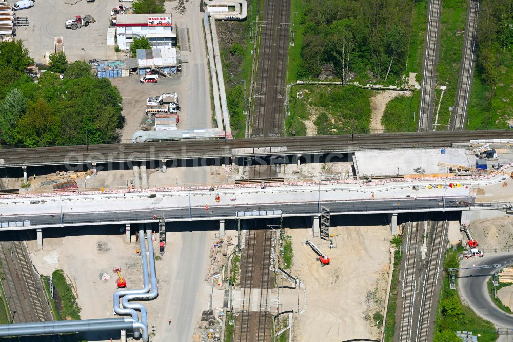 Aerial image Berlin - Construction site for a replacement building for the renovation, renewal and repair of the bridge structure Marzahner Bruecke on Landsberger Allee in the Marzahn district of Berlin, Germany