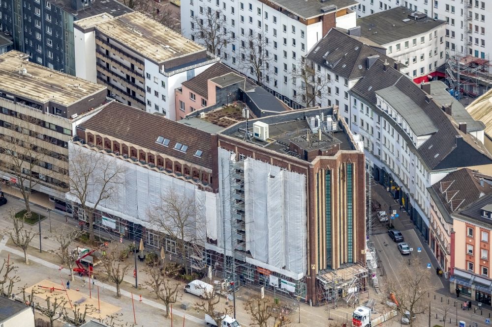 Aerial photograph Oberhausen - Construction sites for the conversion, expansion and modernization of the adult education center Bert-Brecht-Haus on Paul-Resch-Strasse in Oberhausen in the Ruhr area in the state North Rhine-Westphalia, Germany
