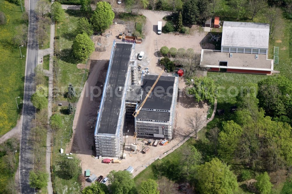 Aerial image Erfurt - Construction sites for the conversion, expansion and modernization of the school building Gisperslebener Schule in the district Gispersleben in Erfurt in the state Thuringia, Germany