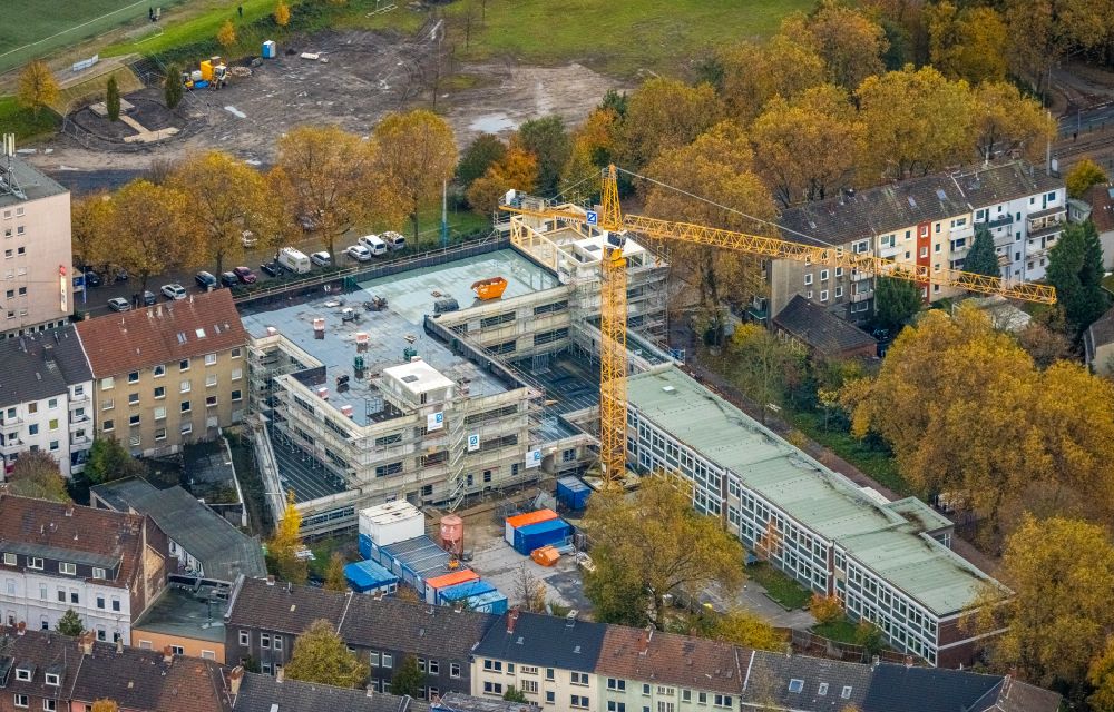 Gelsenkirchen from above - Construction sites for the conversion, expansion and modernization of the school building Grundschule Kurt-Schumacher-Strasse in the district Schalke-Nord in Gelsenkirchen at Ruhrgebiet in the state North Rhine-Westphalia, Germany