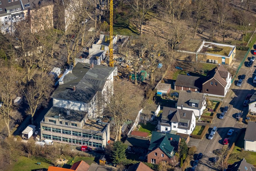 Herne from above - Conversion and modernisation of the school building Max-Wiethoff-Grundschule by school refurbishment company SGH in Herne in the federal state of North Rhine-Westphalia, Germany