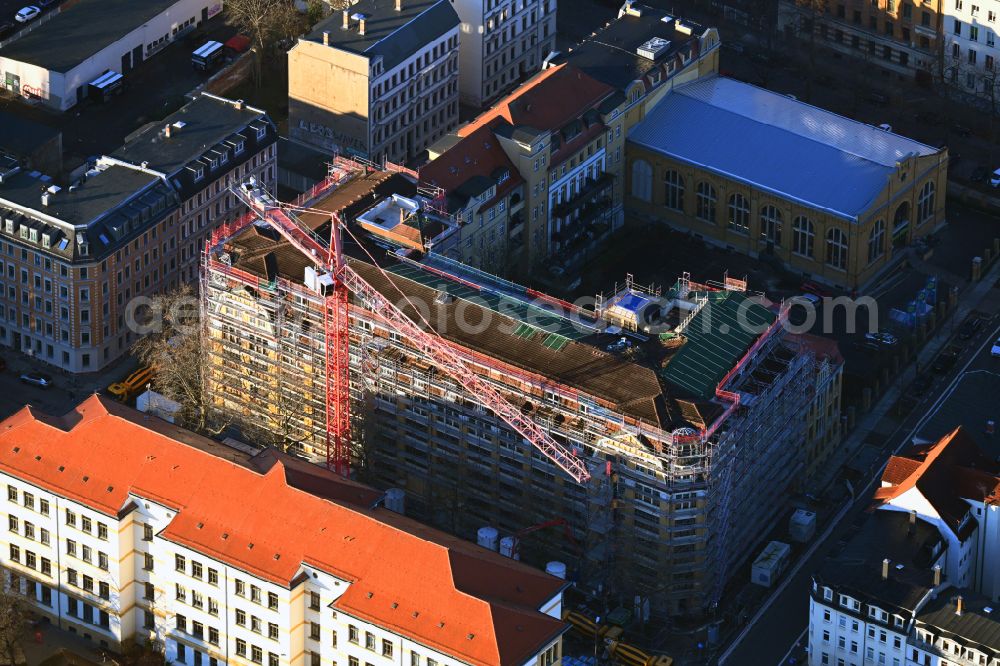 Leipzig from above - Construction sites for the conversion, expansion and modernization of the school building Schraderhaus on street Heinrichstrasse - Taeubchenweg in the district Reudnitz in Leipzig in the state Saxony, Germany