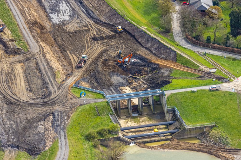Aerial photograph Dinslaken - Conversion - construction site on the fall structure of the Emscher estuary in the Rhine near Dinslaken in the state of North Rhine-Westphalia