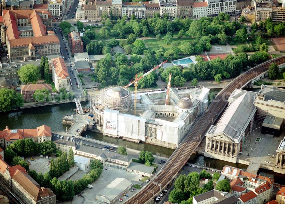 Aerial image Berlin - Mitte - Umbau und Rekonstruktion der Berliner Museumsinsel in Berlin - Mitte.