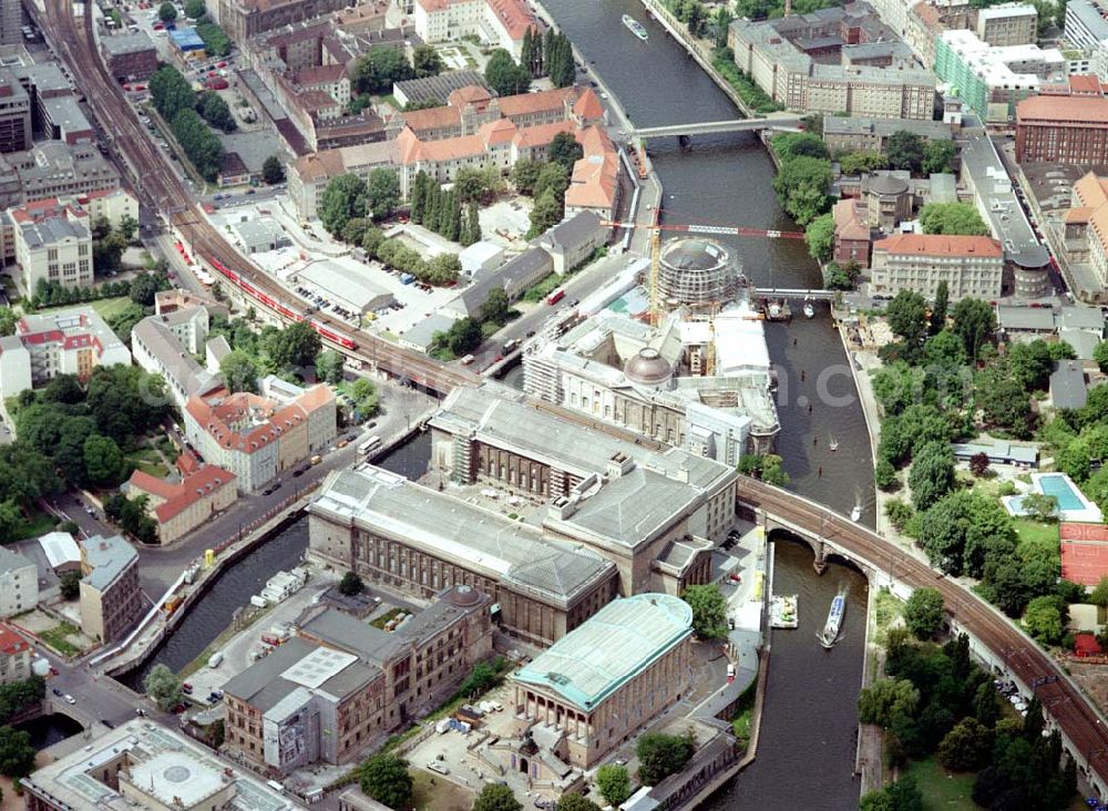 Berlin from above - Umbau- und Rekonstruktionsarbeiten an der Berliner Museumsinsel in Berlin - Mitte.