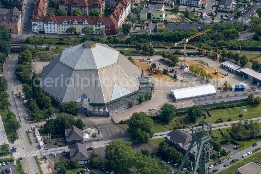 Aerial photograph Oberhausen - Reconstruction and renovation of the old Gartendom on Vestische Strasse in Oberhausen in the state North Rhine-Westphalia, Germany