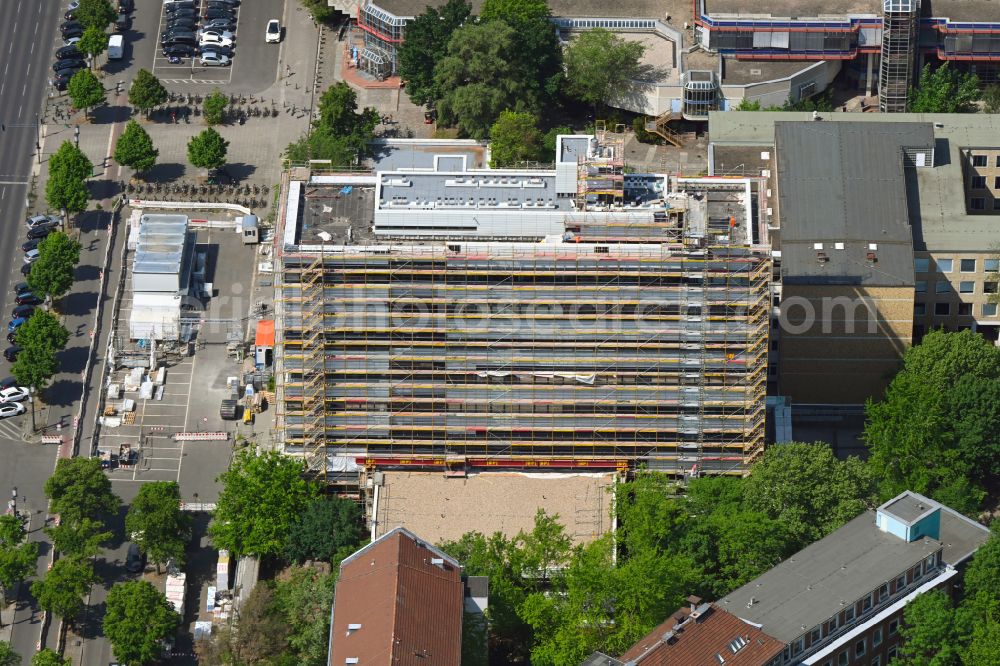 Berlin from the bird's eye view: Construction site for reconstruction and modernization and renovation of an office and commercial building of Gebaeude of TU Berlin - Technische Chemie on street Strasse des 17. Juni in the district Charlottenburg in Berlin, Germany