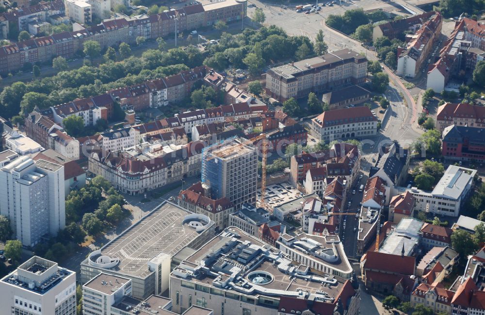 Erfurt from the bird's eye view: Reconstruction and new construction of high-rise building of CHRONICLE - TA-Hochhaus - Chance 4 on street Max-Reger-Strasse in the district Altstadt in Erfurt in the state Thuringia, Germany