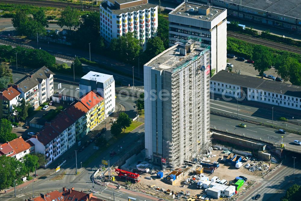 Aerial image Bremen - Reconstruction and new construction of high-rise building Ehemaliges Bundeswehrhochhaus on street Falkenstrasse in the district Bahnhofsvorstadt in Bremen, Germany