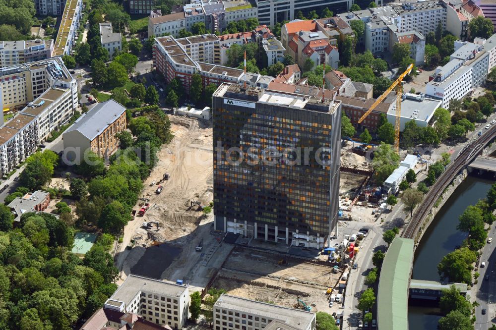 Berlin from above - Reconstruction and new construction of high-rise building on Postscheckamt- Areal on Halleschen Ufer in the district Kreuzberg in Berlin, Germany