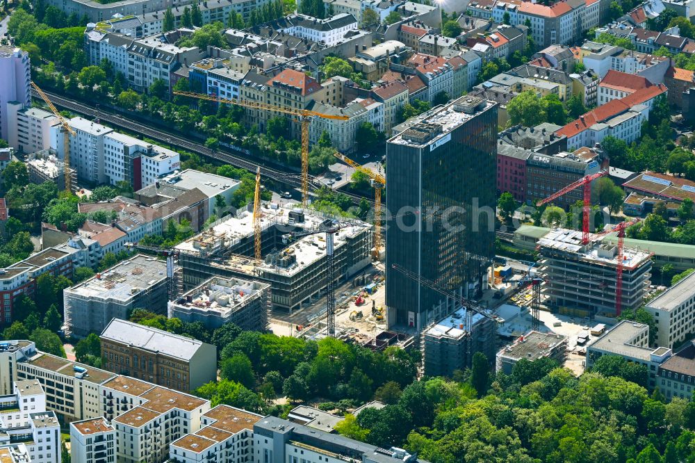 Aerial photograph Berlin - Reconstruction and new construction of high-rise building on Postscheckamt- Areal on Halleschen Ufer in the district Kreuzberg in Berlin, Germany