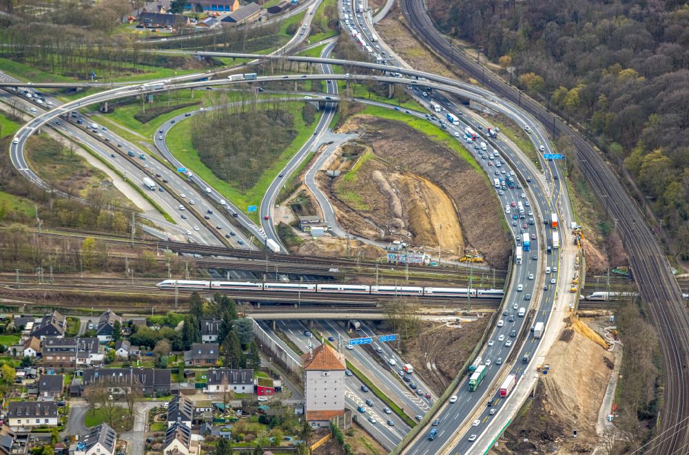 Aerial image Duisburg - Construction sites for the conversion and renovation and redesign of the Kaiserberg motorway junction with spaghetti knots in Duisburg in the Ruhr area in the state of North Rhine-Westphalia. The cross over the river Ruhr in the Ruhr area connects the A 3 federal autobahn with the A 40 autobahn