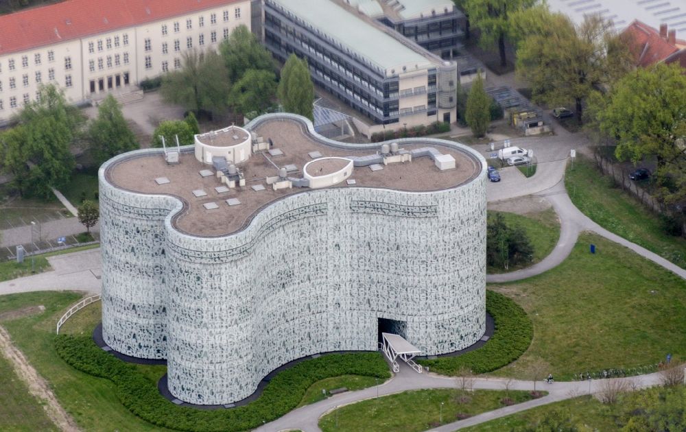 Aerial photograph Cottbus - Central university library in the Information, Communication and Media Center at the campus of BTU Cottbus - Senftenberg in the state of Brandenburg