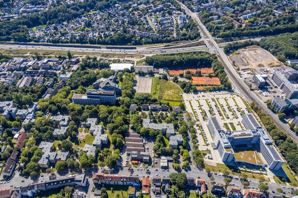 Aerial image Bochum - Administration buildings of the company of ASS Athletic Sport Sponsoring GmbH and of the Vonovia SE on Philippstrasse overlooking the local tennis court in Bochum in the state North Rhine-Westphalia, Germany