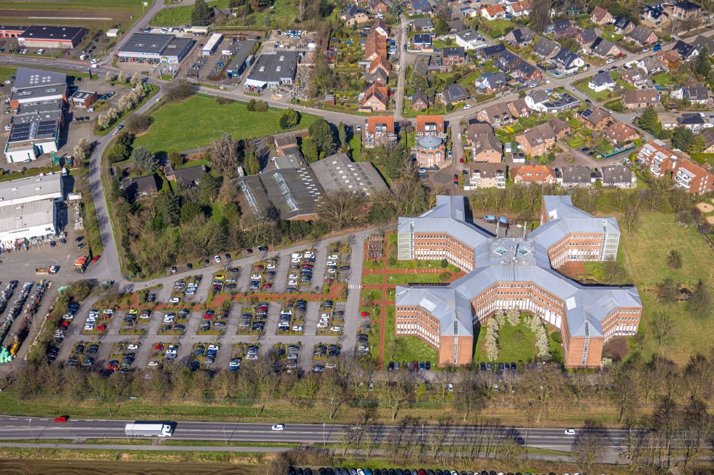 Aerial image Wesel - administration building of the company Gi Group Deutschland GmbH Servicecenter on Philipp-Reis-Strasse in Wesel in the state North Rhine-Westphalia, Germany