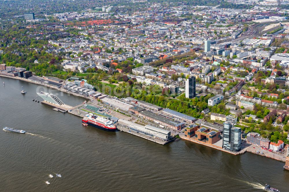 Aerial photograph Hamburg - Administration building of the company Hamburg Cruise Center Altona in Hamburg, Germany