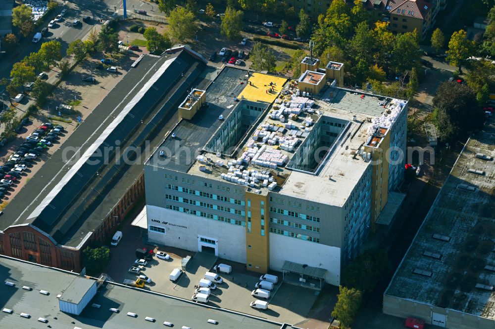 Berlin from above - Administration building of the company LKQ Stahlgruber on street Miraustrasse in the district Borsigwalde in Reinickendorf in Berlin, Germany