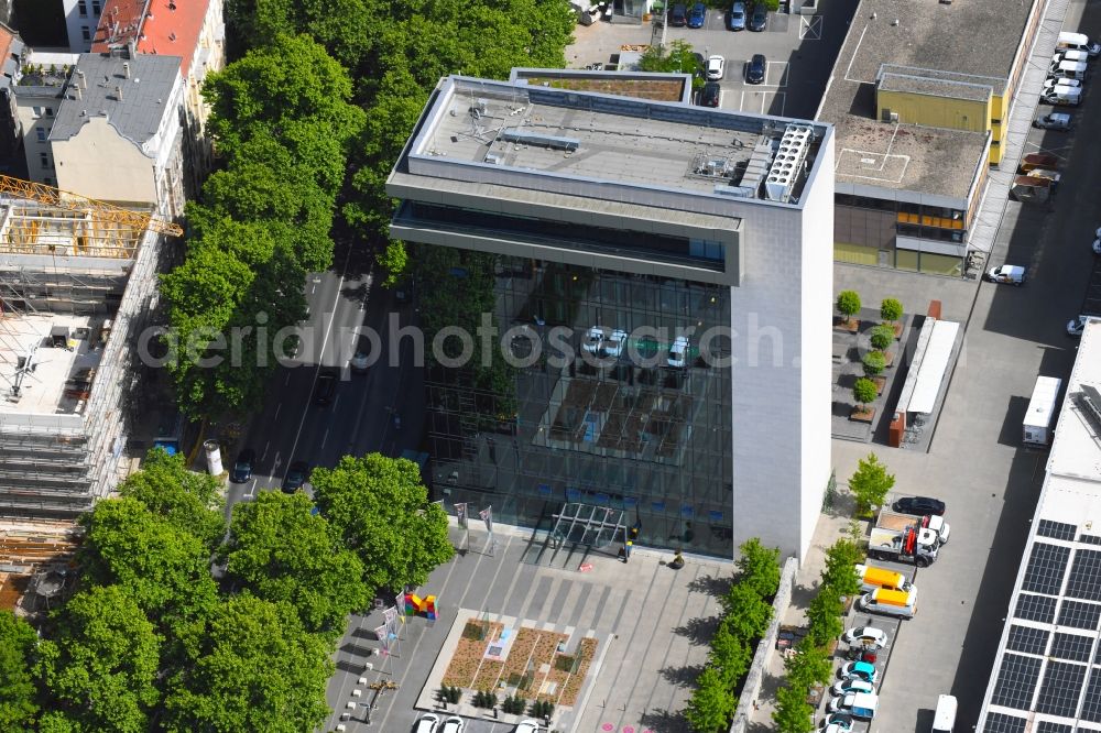 Mainz from above - Administration building of the company Mainzer Stadtwerke AG on Rheinallee in the district Neustadt in Mainz in the state Rhineland-Palatinate, Germany
