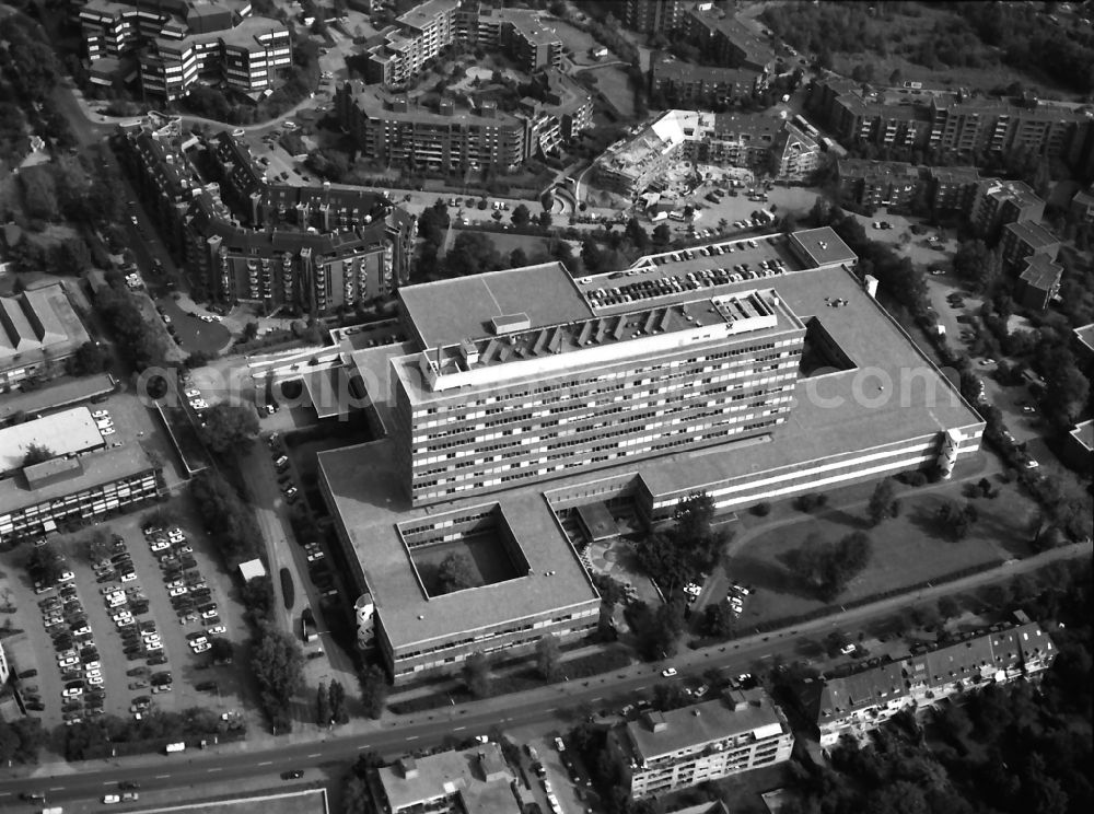 Düsseldorf from the bird's eye view: Administration building of the company on Sohnstrasse in the district Duesseltal in Duesseldorf in the state North Rhine-Westphalia, Germany